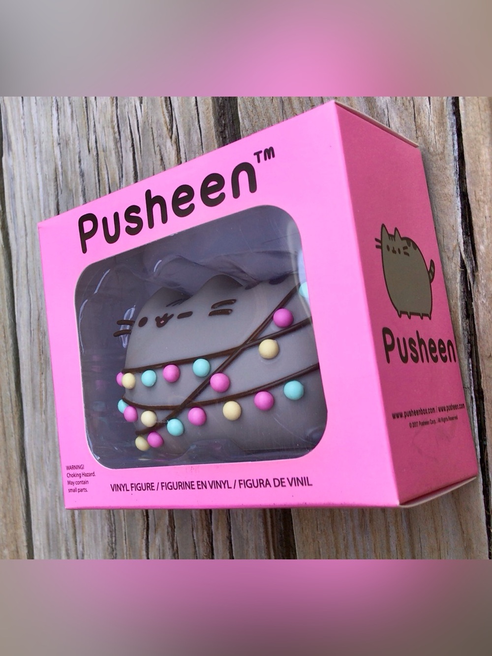 2017 PUSHEEN Box Exclusive Cat Wrapped in Christmas Holiday Light Vinyl Figure